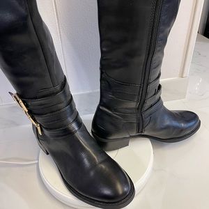 Gently loved size 9 INC BOOTS